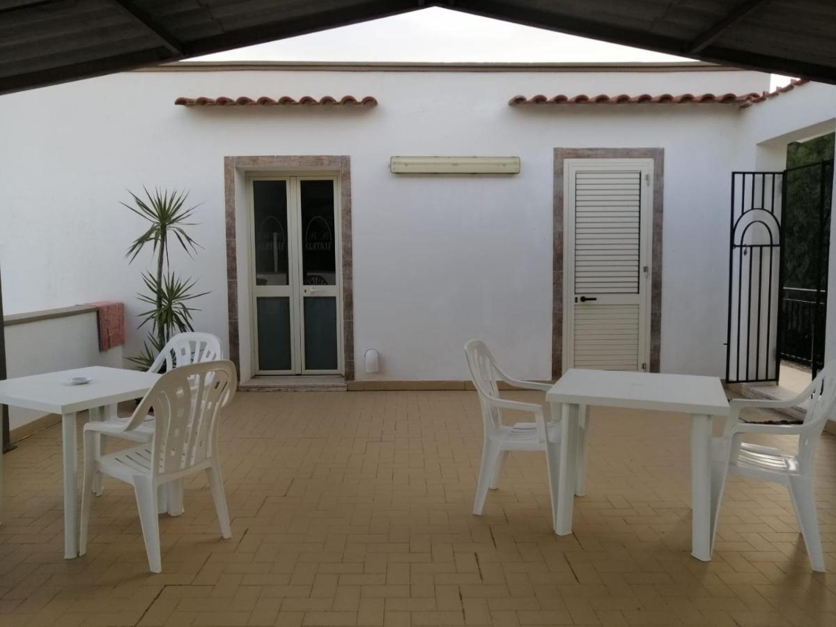 Hotel Sicilia Mare Porto Palo Exterior foto
