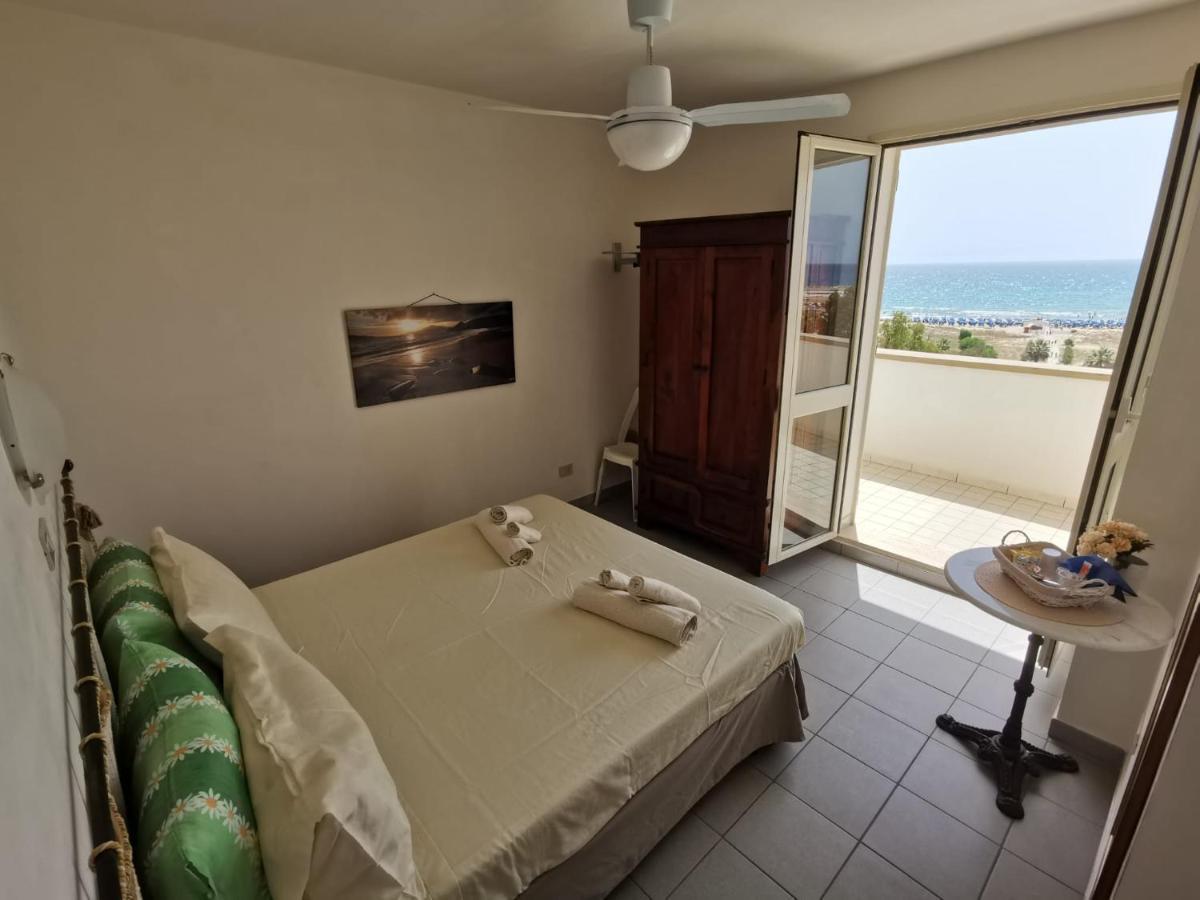 Hotel Sicilia Mare Porto Palo Exterior foto